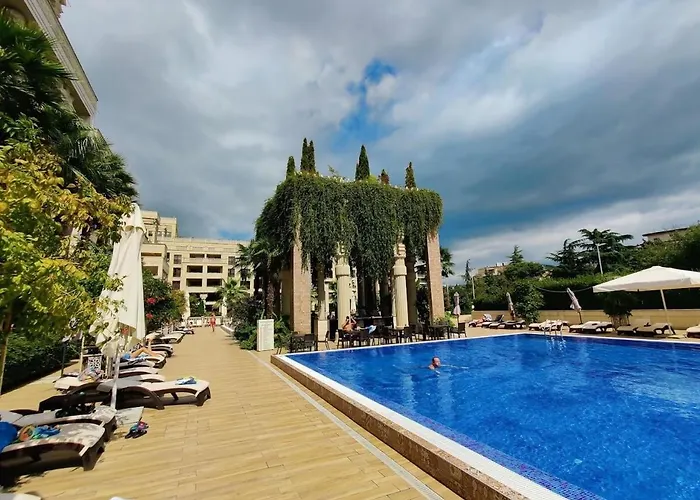 Апартаменты Argisht Cozy With Pool & Sea Breeze *