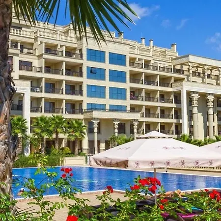 Argisht Cozy With Pool & Sea Breeze Apartament