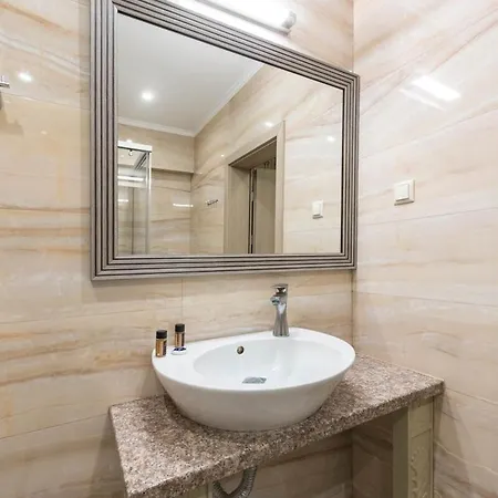 Argisht Cozy With Pool & Sea Breeze דירה וארנה